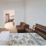 Feine Mitten Im Zentrum Kuşadası
