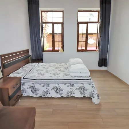 Feine Mitten Im Zentrum Apartmán Kusadası